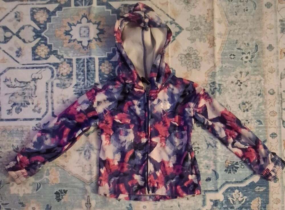 Under Armour Girls 4T Full Zip Hoodie Purple Pink Abstract Athletic Jacket EUC